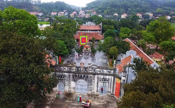 Con Son-Kiep Bac Spring Festival kicks off ảnh 1