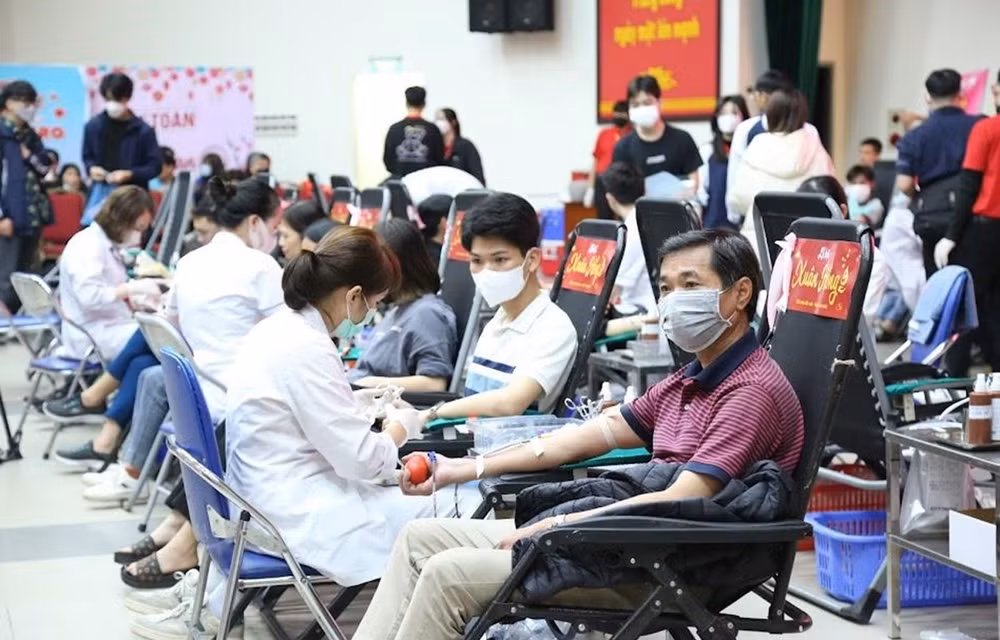 Biggest spring blood donation festival kicks off ảnh 1