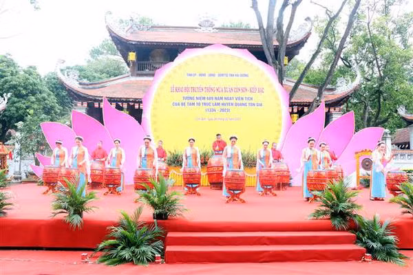 Con Son-Kiep Bac Spring Festival kicks off ảnh 2