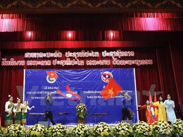 Vietnamese, Lao youths promote start-up spirit ảnh 1 Vietnamese, Lao youths promote start-up spirit ảnh 1