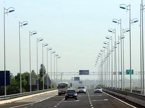 North – South highways project can’t be delayed: Deputy PM ảnh 1
