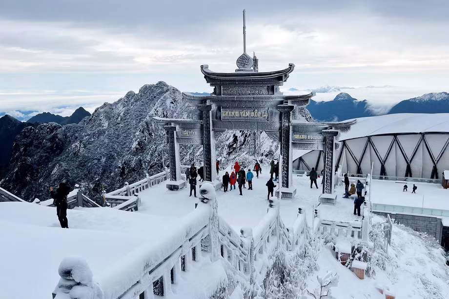 Sa Pa draws nearly 42,000 visitors during New Year holiday ảnh 2