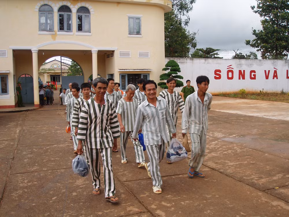 Binh Phuoc: 367 prisoners granted clemency ảnh 1 Binh Phuoc: 367 prisoners granted clemency ảnh 1