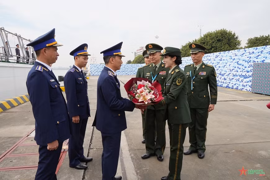 Vietnam Coast Guard vessel visits China’s Guangzhou province ảnh 1 Vietnam Coast Guard vessel visits China’s Guangzhou province ảnh 1
