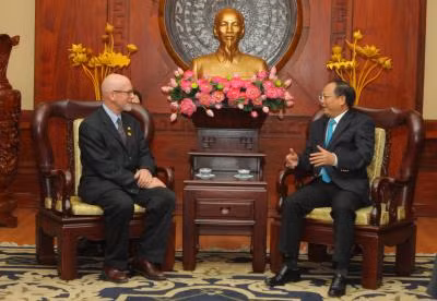 US Communist Party leader welcomed in HCM City ảnh 1