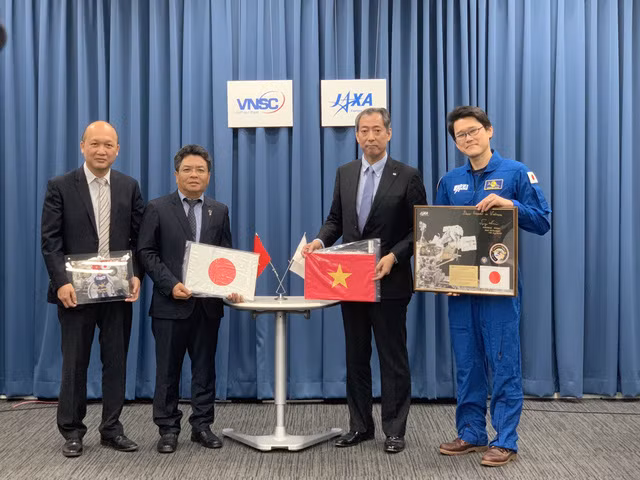 Vietnam receives objects from Japan for display at space museum ảnh 1 Vietnam receives objects from Japan for display at space museum ảnh 1