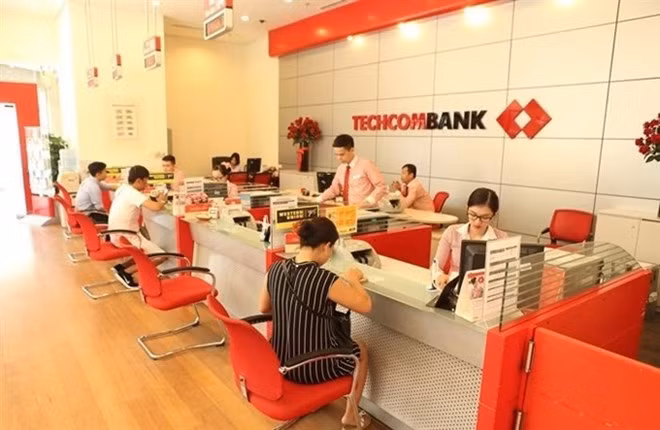 Techcombank posts huge jump in profit ảnh 1