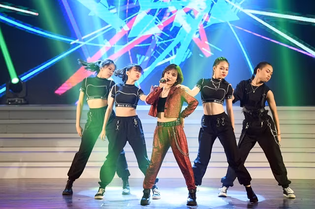 Young Vietnamese singer wins K-Pop Contest in Hanoi ảnh 1