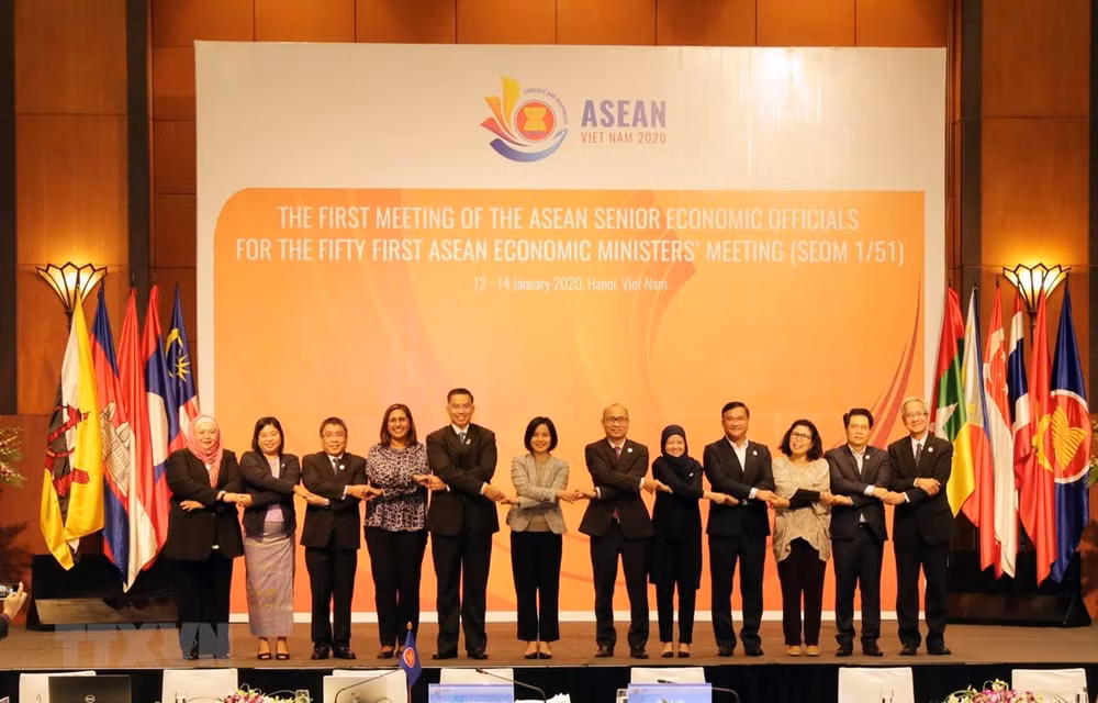 Vietnam’s initiatives for ASEAN operation debated at SEOM 1/51 ảnh 1