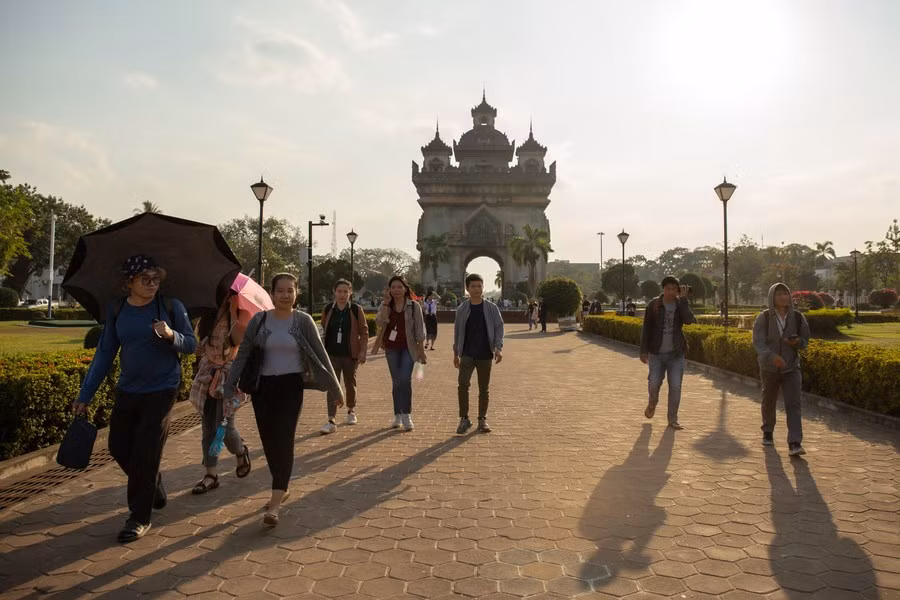 Laos eyes influx of Chinese tourists ảnh 1
