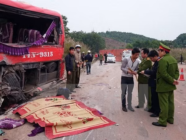 Traffic accidents continue to decrease ảnh 1 Traffic accidents continue to decrease ảnh 1