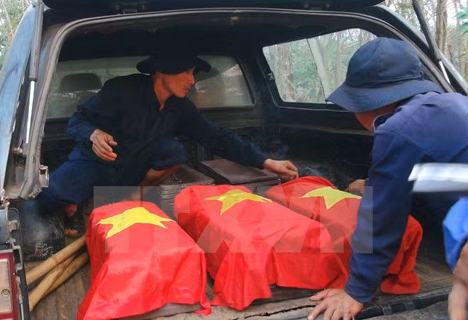 Fallen soldiers laid to rest in An Giang ảnh 1