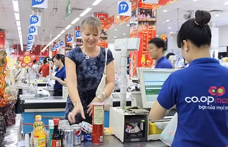 Retailers gearing up for global competition ảnh 1