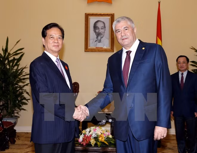 PM greets Russian interior minister ảnh 1