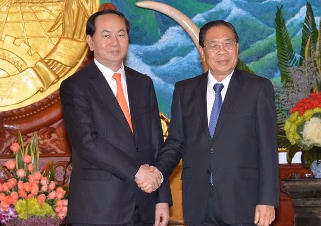 Lao Party, State leaders welcome Vietnam’s public security delegation ảnh 1
