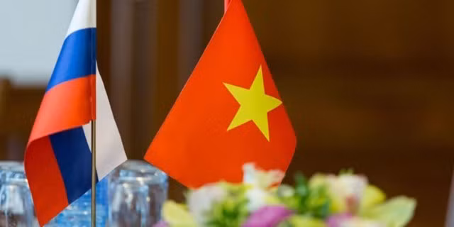 Embassy gives State banquet to celebrate Russia Day in Hanoi ảnh 1 Embassy gives State banquet to celebrate Russia Day in Hanoi ảnh 1