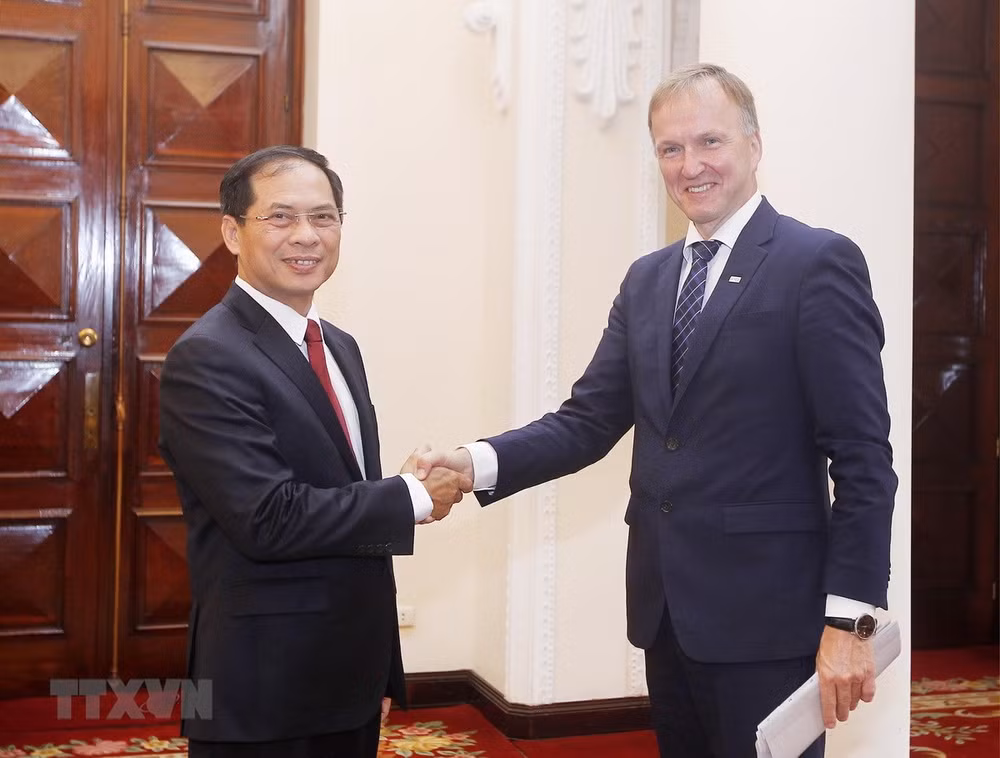 Vietnam, Latvia hold political consultation ảnh 1