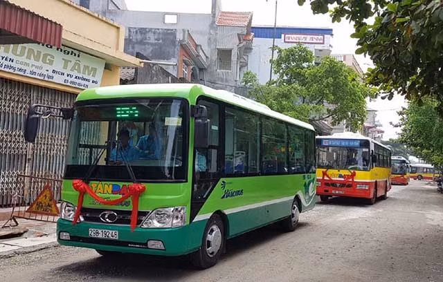 Three minibus routes to be piloted in Hanoi ảnh 1