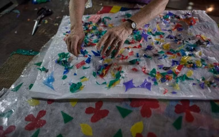 Myanmar’s recycled products attract tourists ảnh 1