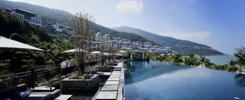 InterContinental Da Nang wins World Travel Awards’ accolade ảnh 1