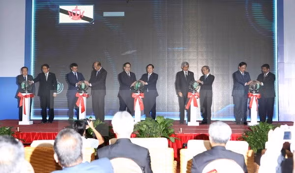 ASEAN looks at IT development ảnh 1