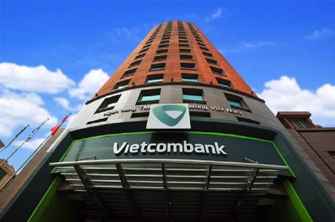 Vietcombank posts 7.9 trillion VND pre-tax profit in three quarters ảnh 1