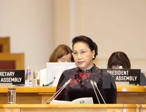 NA Chairwoman begins official visit to Kazakhstan ảnh 1