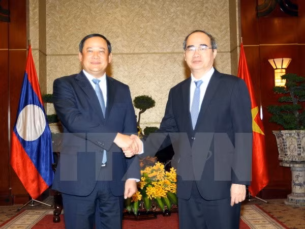 HCM City vows concerted efforts to tighten links with Laos ảnh 1
