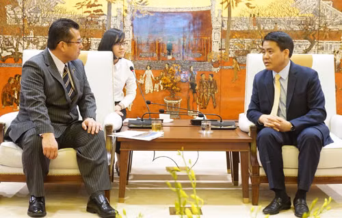 Hanoi, Japanese Saijo city beef up cooperation ảnh 1