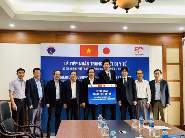 Four central hospitals receive Japanese-donated medical equipment ảnh 1 Four central hospitals receive Japanese-donated medical equipment ảnh 1