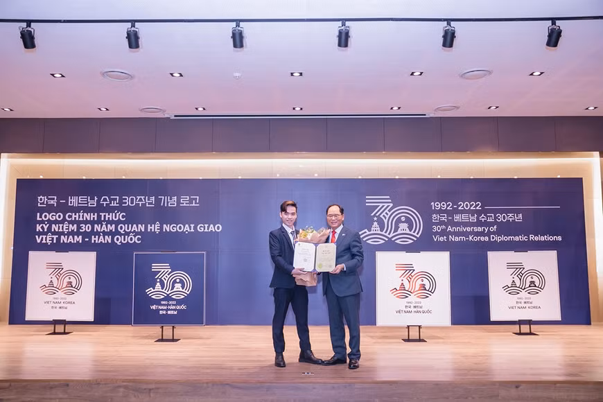 Winners of logo design contest marking 30 years of Vietnam-RoK ties announced ảnh 1