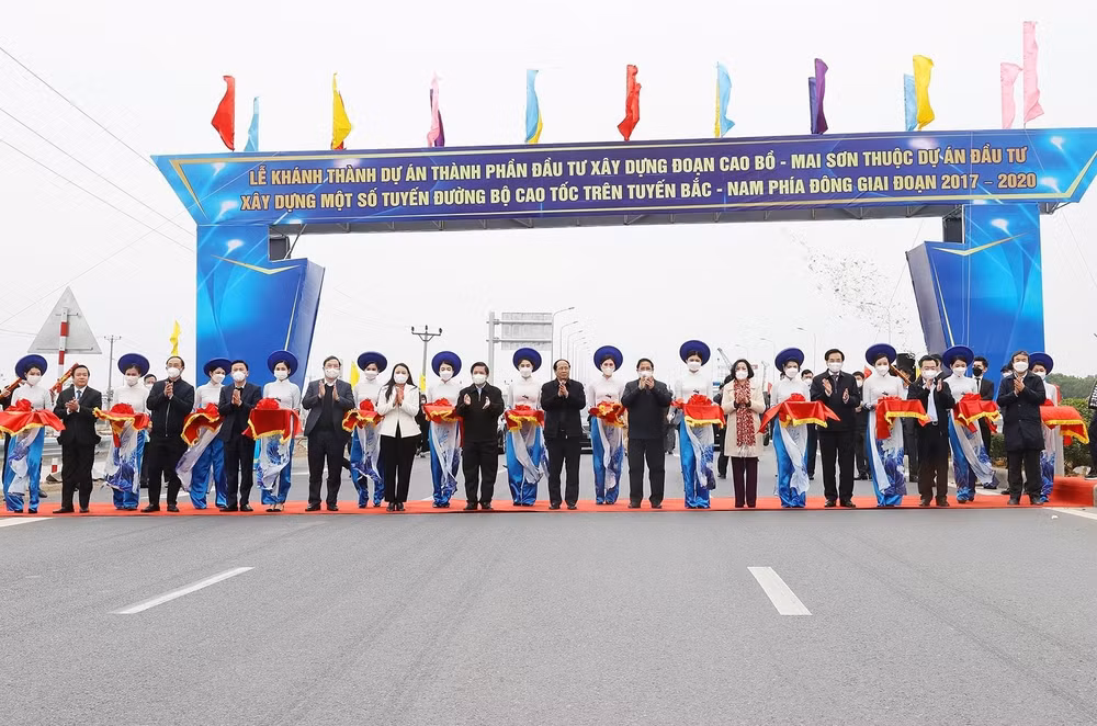 PM attends inauguration of Cao Bo-Mai Son expressway section ảnh 1 PM attends inauguration of Cao Bo-Mai Son expressway section ảnh 1