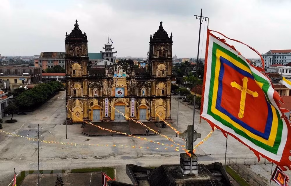 Bui Chu church restoration: safety first ảnh 1