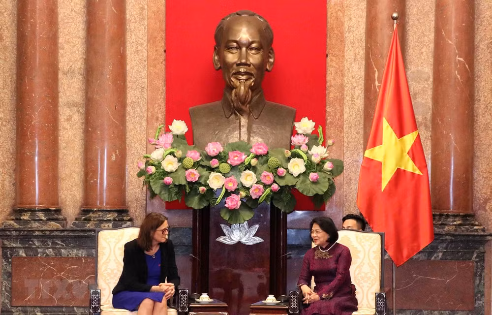 EU official highlights significance of signing of EVFTA, EVIPA ảnh 1 EU official highlights significance of signing of EVFTA, EVIPA ảnh 1