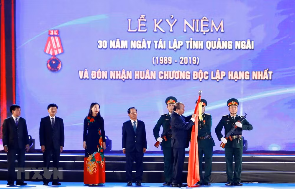 PM attends 30th anniversary of Quang Ngai’s re-establishment ảnh 1