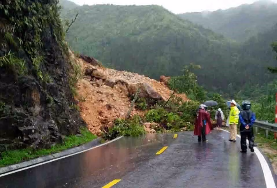 Vietnam loses 860 million USD to natural disasters last year ảnh 1
