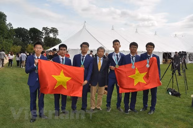 2019 IMO President lauds Vietnam’s math training model ảnh 1