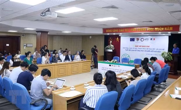 Photo contest launched to challenge youth for change ảnh 1