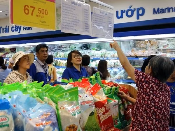 HCM City: Sustained growth, confidence boost retail sales ảnh 1