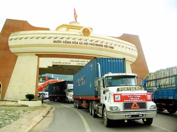 Cross-border trade deal bolsters Vietnam-Laos economic links ảnh 1