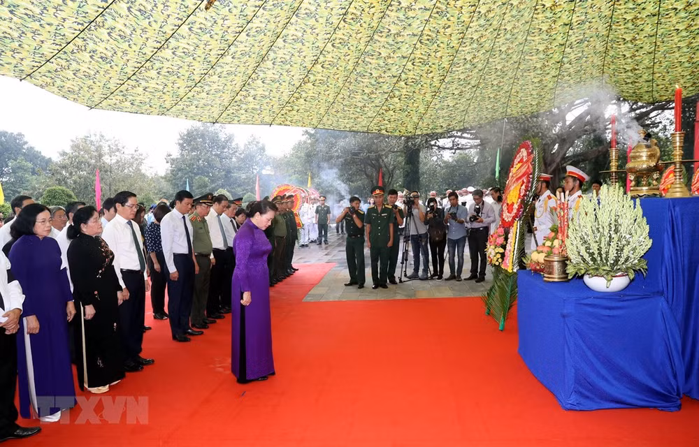 Tay Ninh ceremony lays martyrs’ remains from Cambodia to rest ảnh 1