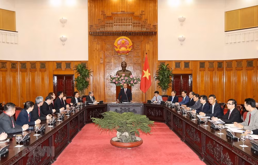Vietnam pledges support for Singaporean investments: PM ảnh 1