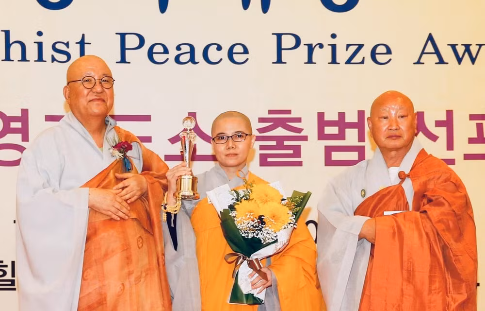 Vietnamese nun granted with RoK’s Peace Prize Awards ảnh 1 Vietnamese nun granted with RoK’s Peace Prize Awards ảnh 1