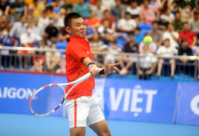 Tennis star Nam scores Vietnam's highest world ranking ảnh 1