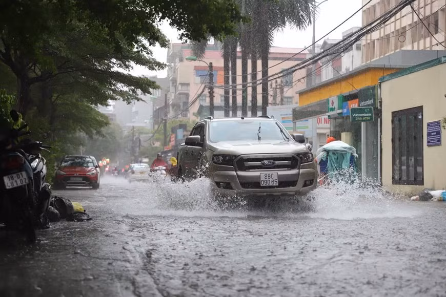 Heavy rains continue in northern region, Thanh Hoa on August 12 ảnh 2