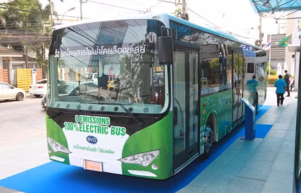 Thailand plans to use entirely electric buses in Bangkok in three years ảnh 1