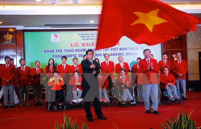 Vietnam’s athletes with disabilities depart for Rio Paralympics ảnh 1