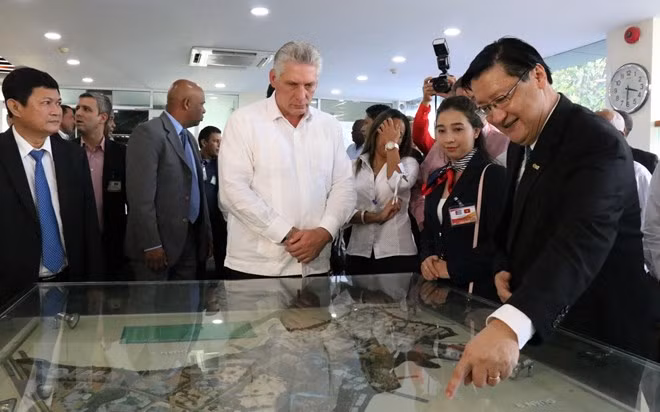 Cuba wants to learn Vietnam’s experiences in developing hi-tech parks ảnh 1