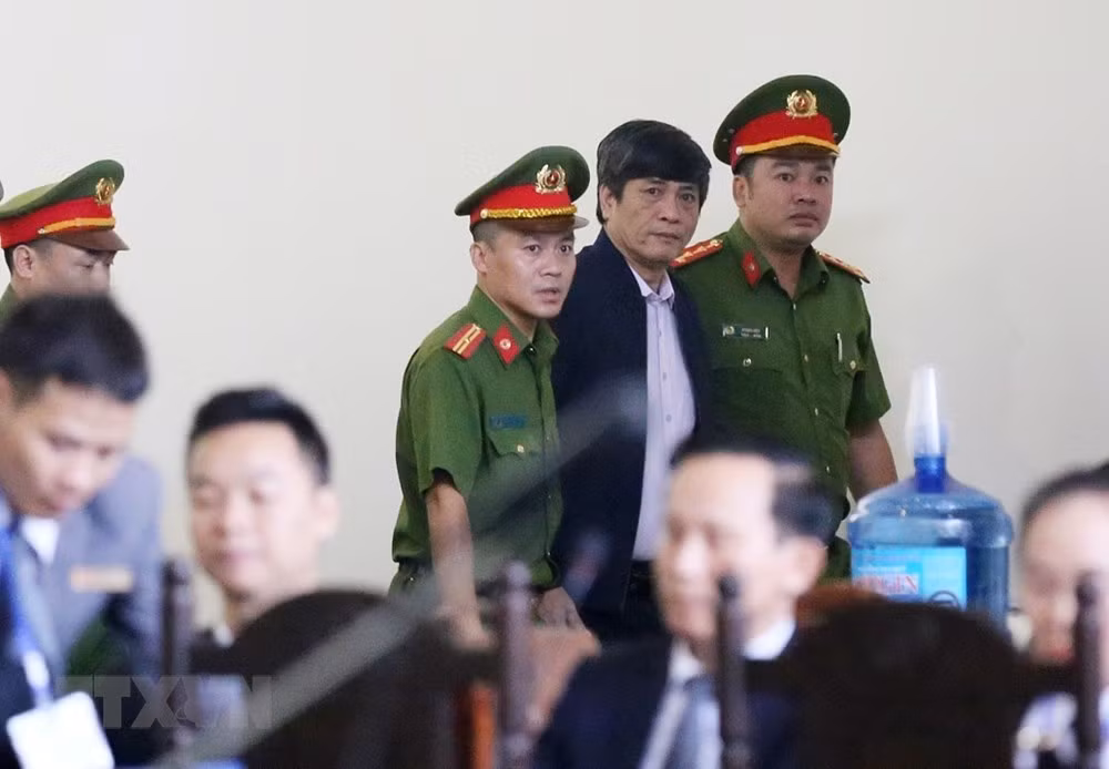 Phu Tho court opens trial for major online gambling ring ảnh 1