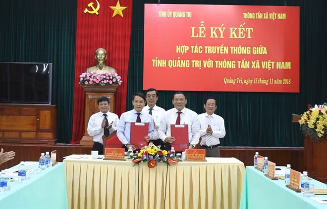VNA, Quang Tri province ink communication cooperation deal ảnh 1